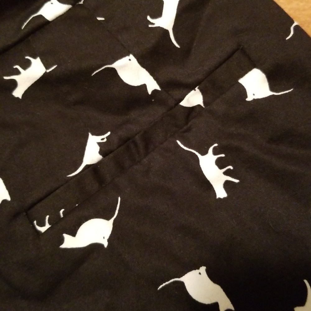 Mohito Collection Black/White Cat Print Pant - 38 - Picture 4 of 6